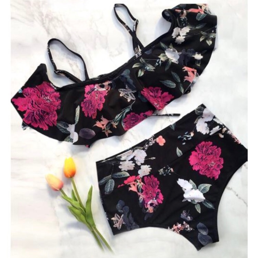 Brand new, NEVER WORN bikini